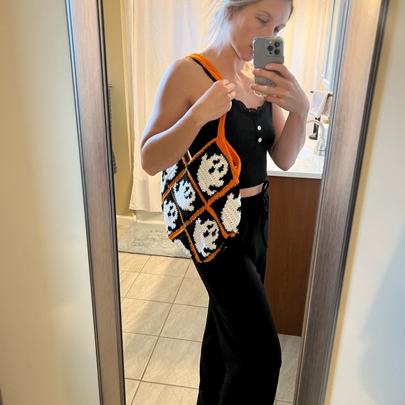 Hand Crocheted Black and Orange Spooky Ghost Bag 👻🎃 - Picture 6 of 7